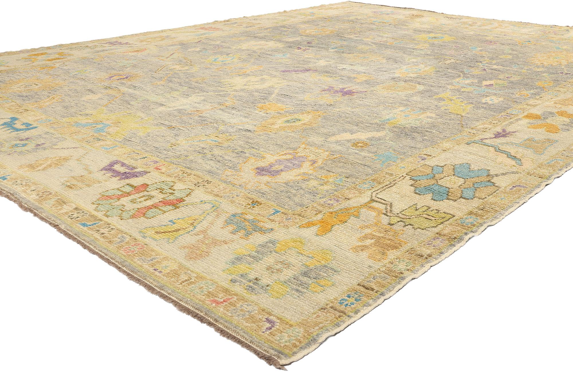 52530 Bunter Oushak Türkischer Teppich, 10'05 x 13'11. Im bezaubernden Reich der Westtürkei entfaltet sich die uralte Kunstfertigkeit der Oushak-Teppiche, wo jeder Knoten eine Geschichte von zeitloser Eleganz und unverwechselbaren Designs webt.