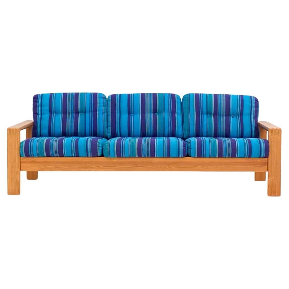 Canapé scandinave moderne coloré à 3 places en pin, fabriqué en Suède