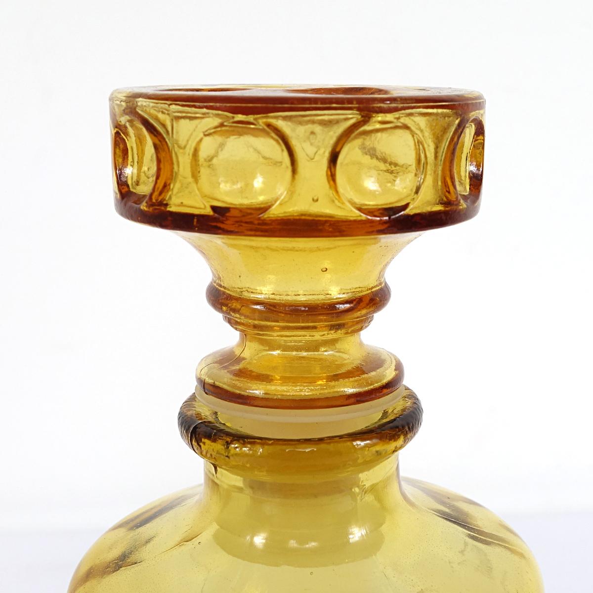 Ensemble coloré de six carafes en verre de style mi-siècle moderne par Empoli en vente 10