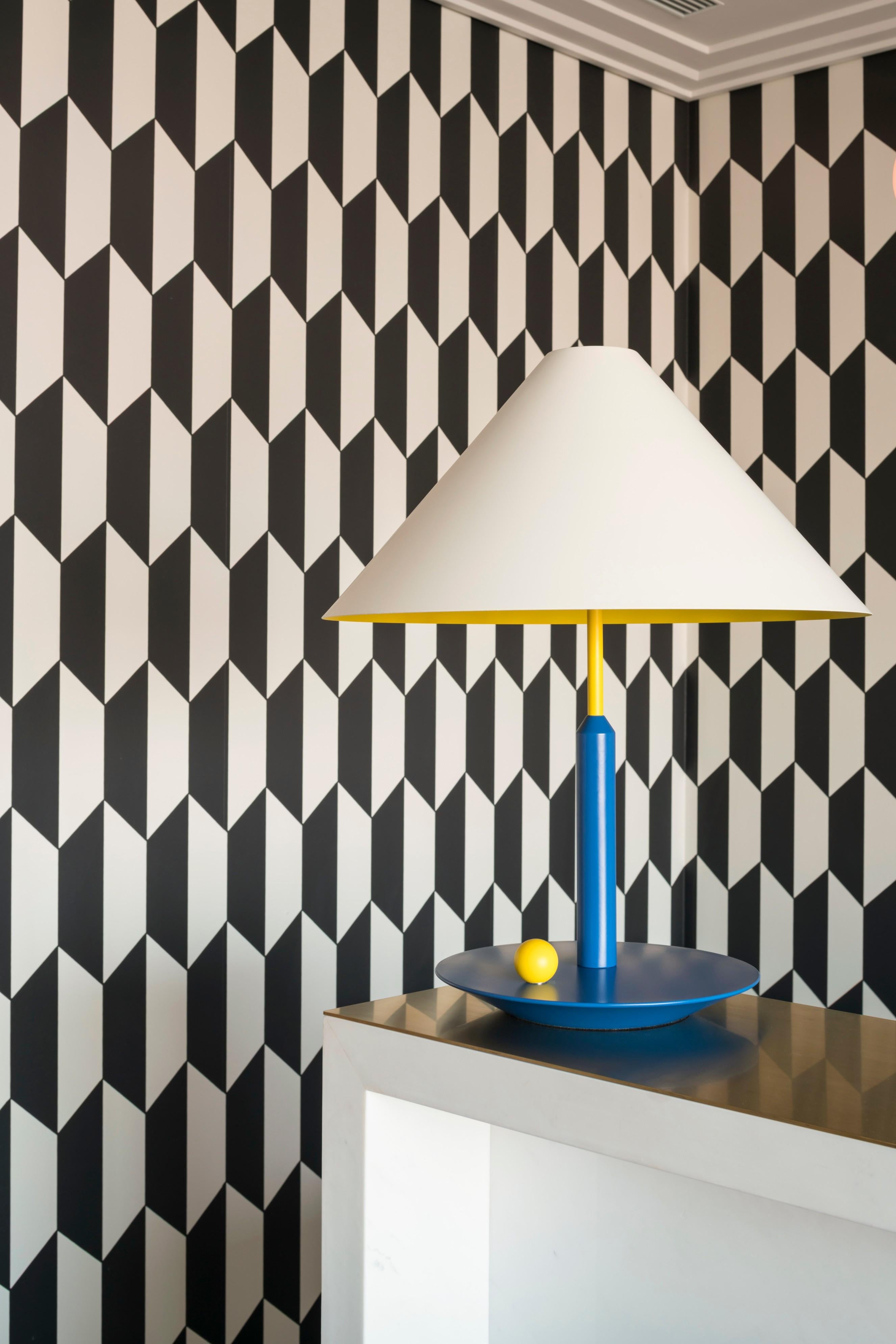 Moderne Lampe de table colorée de Thomas Dariel en vente