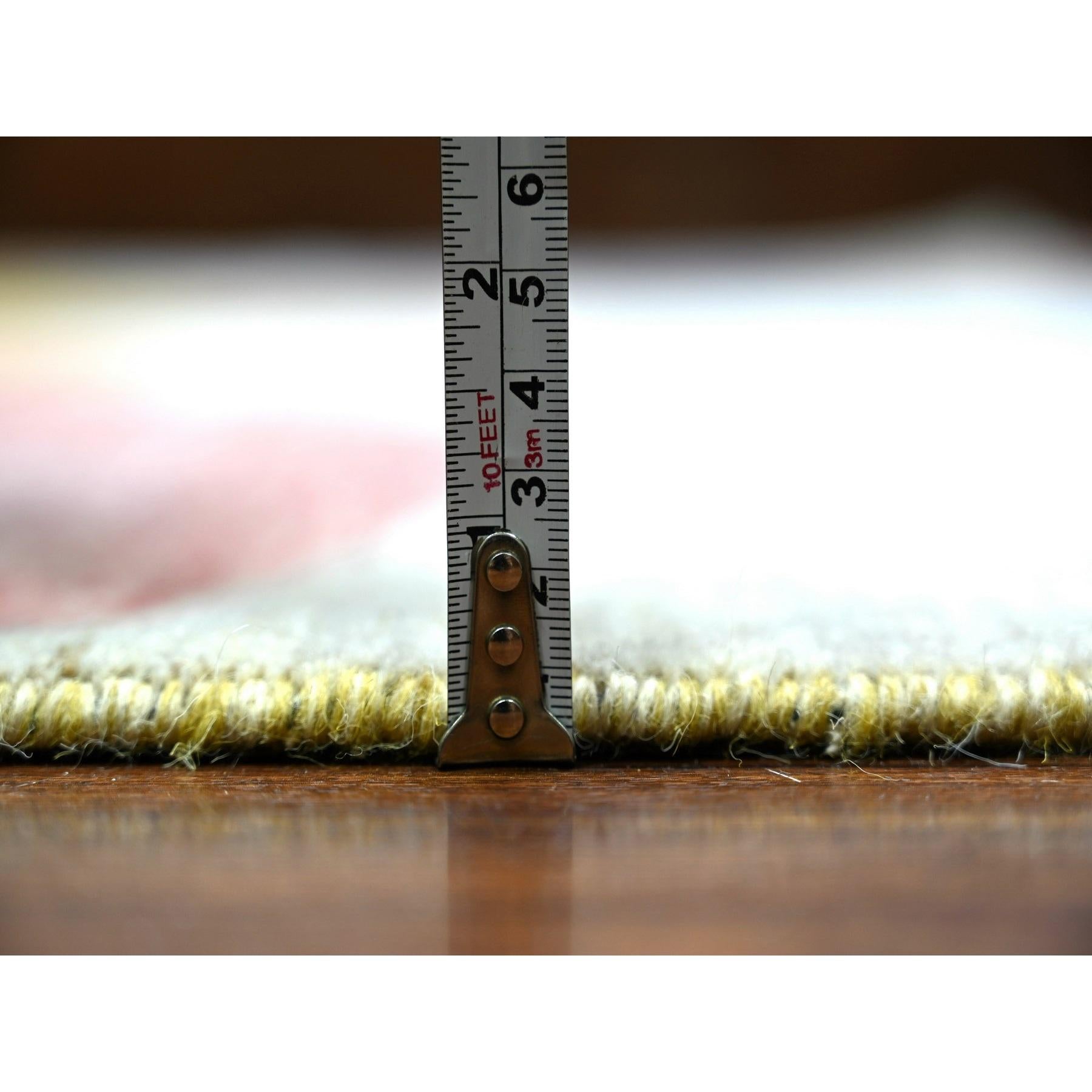 Handgeknüpfter orientalischer Teppich aus 100 % Wolle mit buntem The Circles Design mit pflanzlichen Farbstoffen im Angebot 5