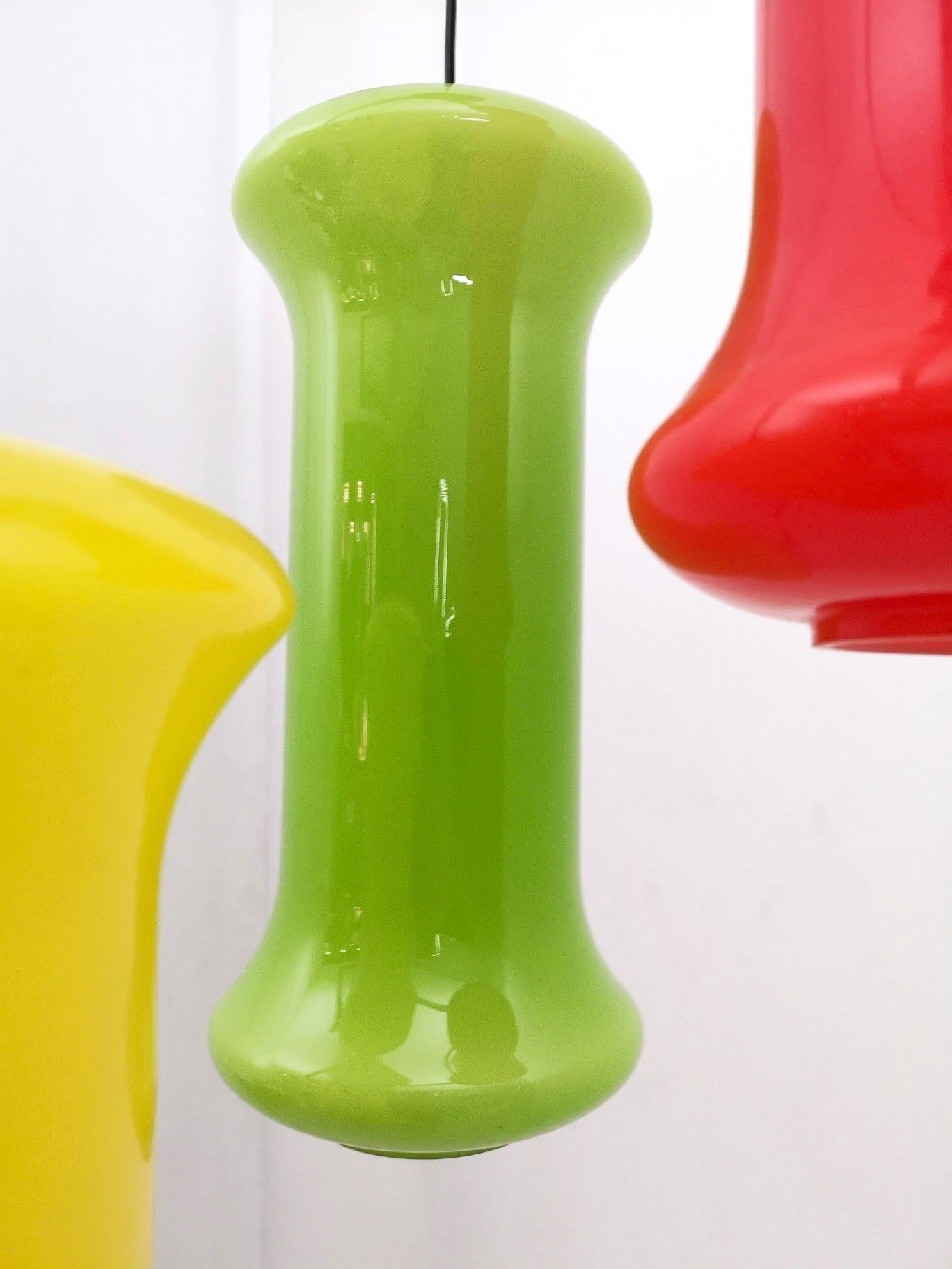 Lustre en verre rouge, jaune et vert à trois lumières de Vistosi, Italie en vente 5