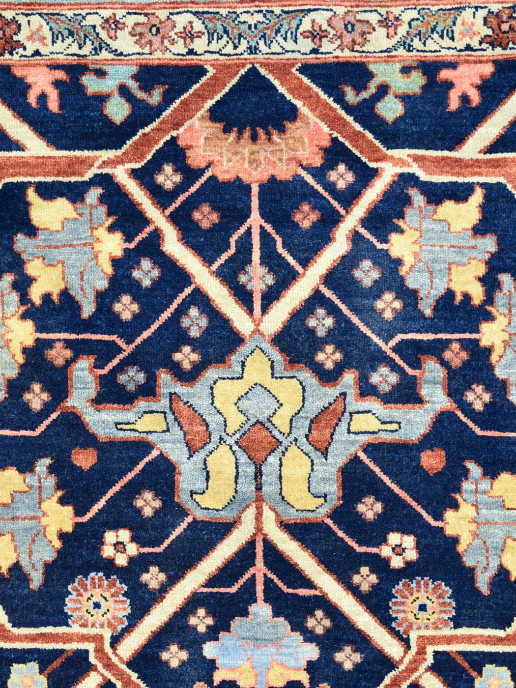 Colorful and Transitional Handgeknüpfter Serapi-Teppich aus Serapi im Angebot 4