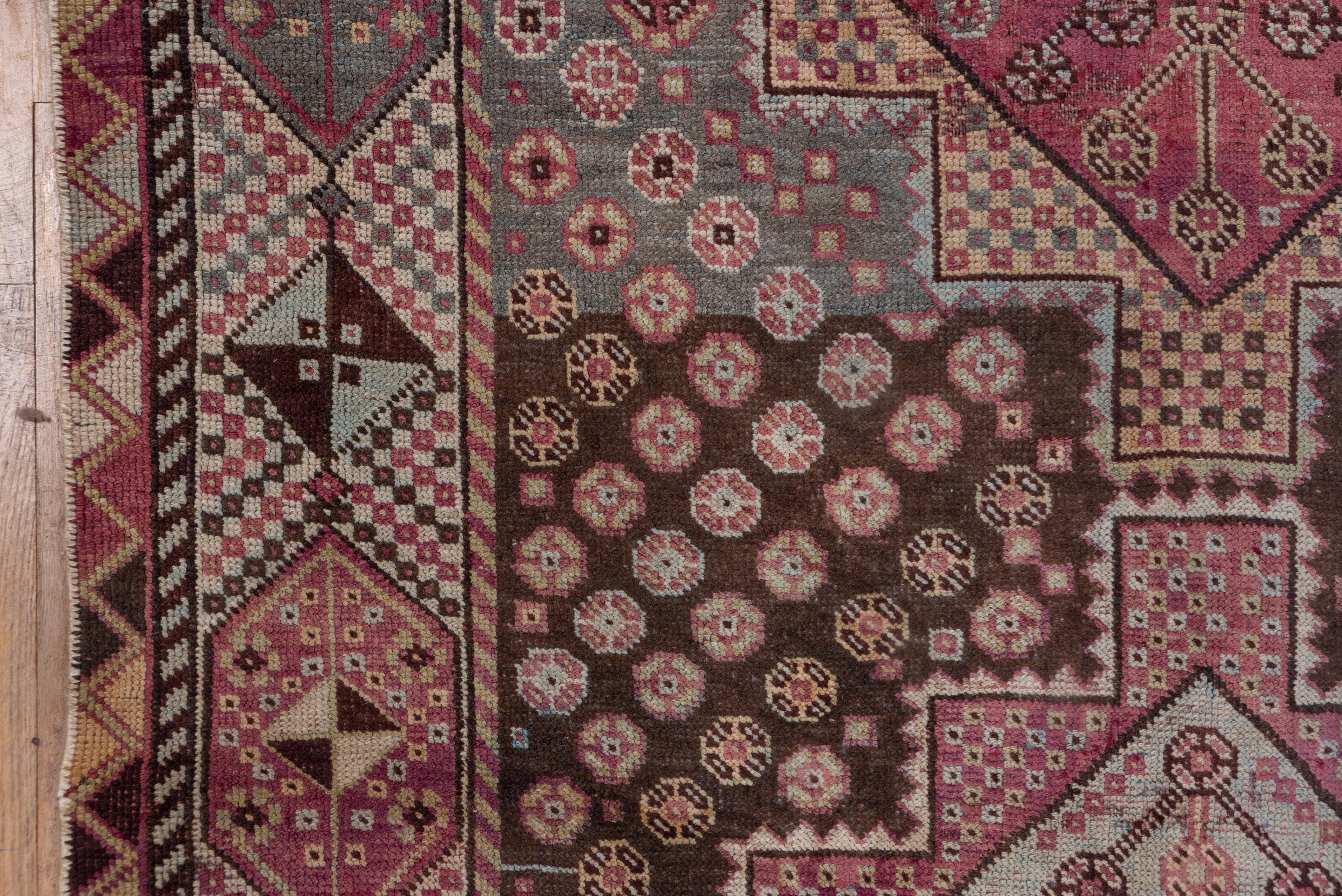 Tappeto turco Konya colorato, anni '30 circa In condizioni buone in vendita a New York, NY