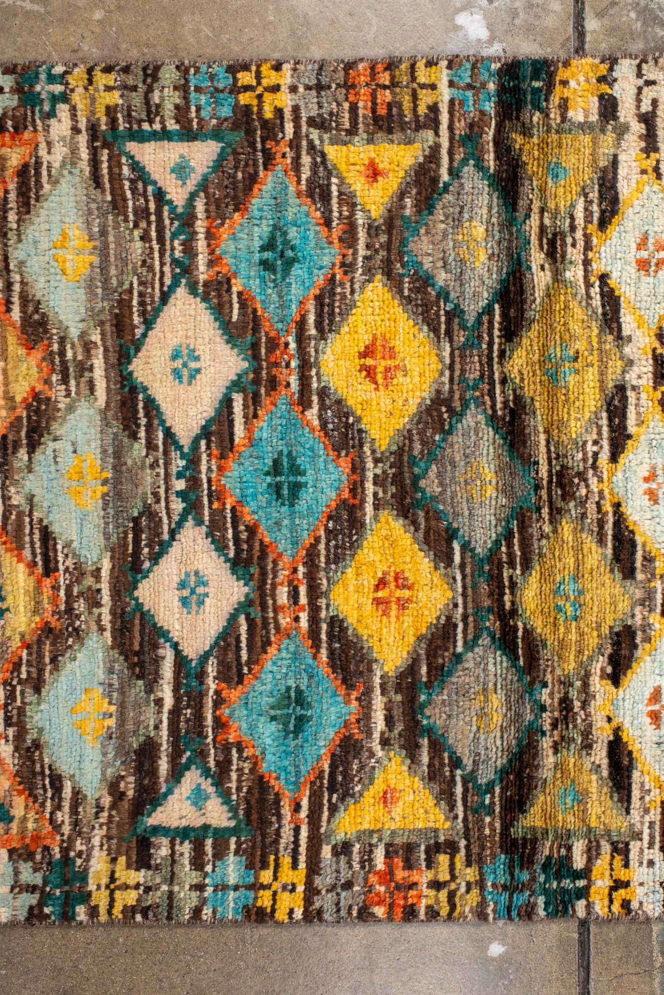 Tul turco de colores con medallones de diamantes Siglo XXI y contemporáneo en venta