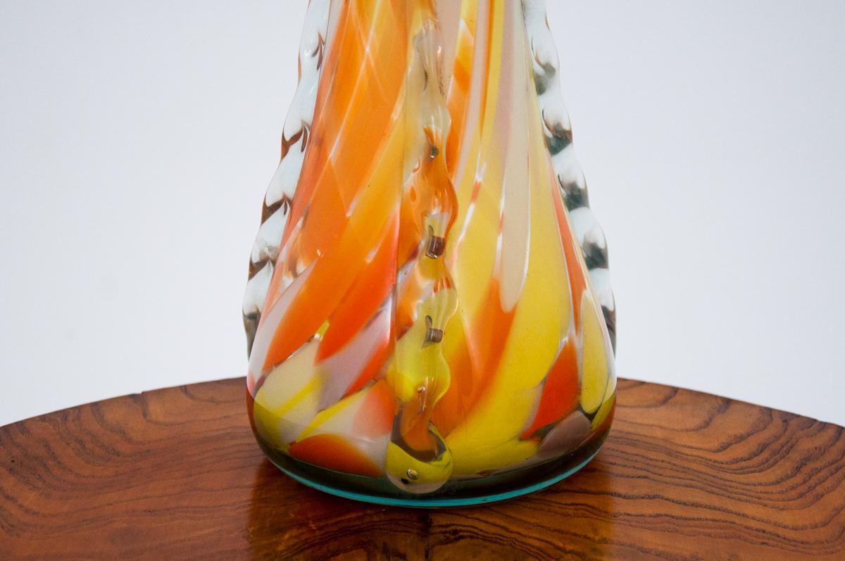 A colorful vase from the 1960s.

Very good condition, no damage.

Measures: Height 32 cm / diameter 17 cm.