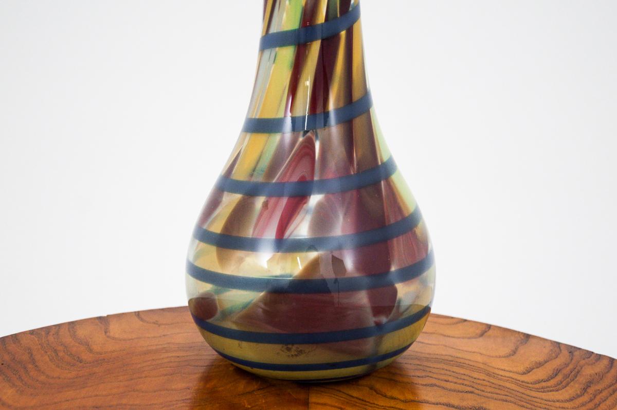 A colorful vase from the 1960s.

Very good condition.

Measures: Height 35 cm / diameter 14 cm.
