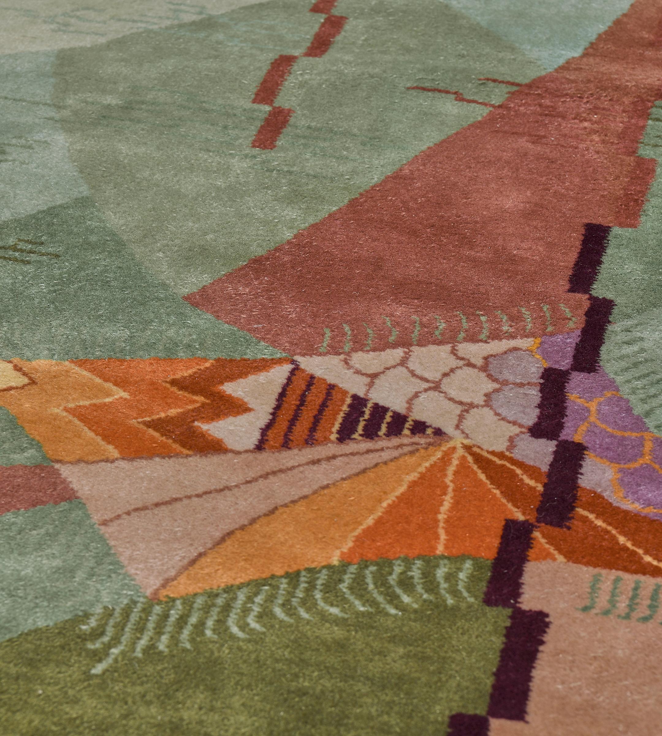Early 20th Century Colorful Vibrant Abstract Wool Hand-woven Green Chinese Deco Rug For Sale