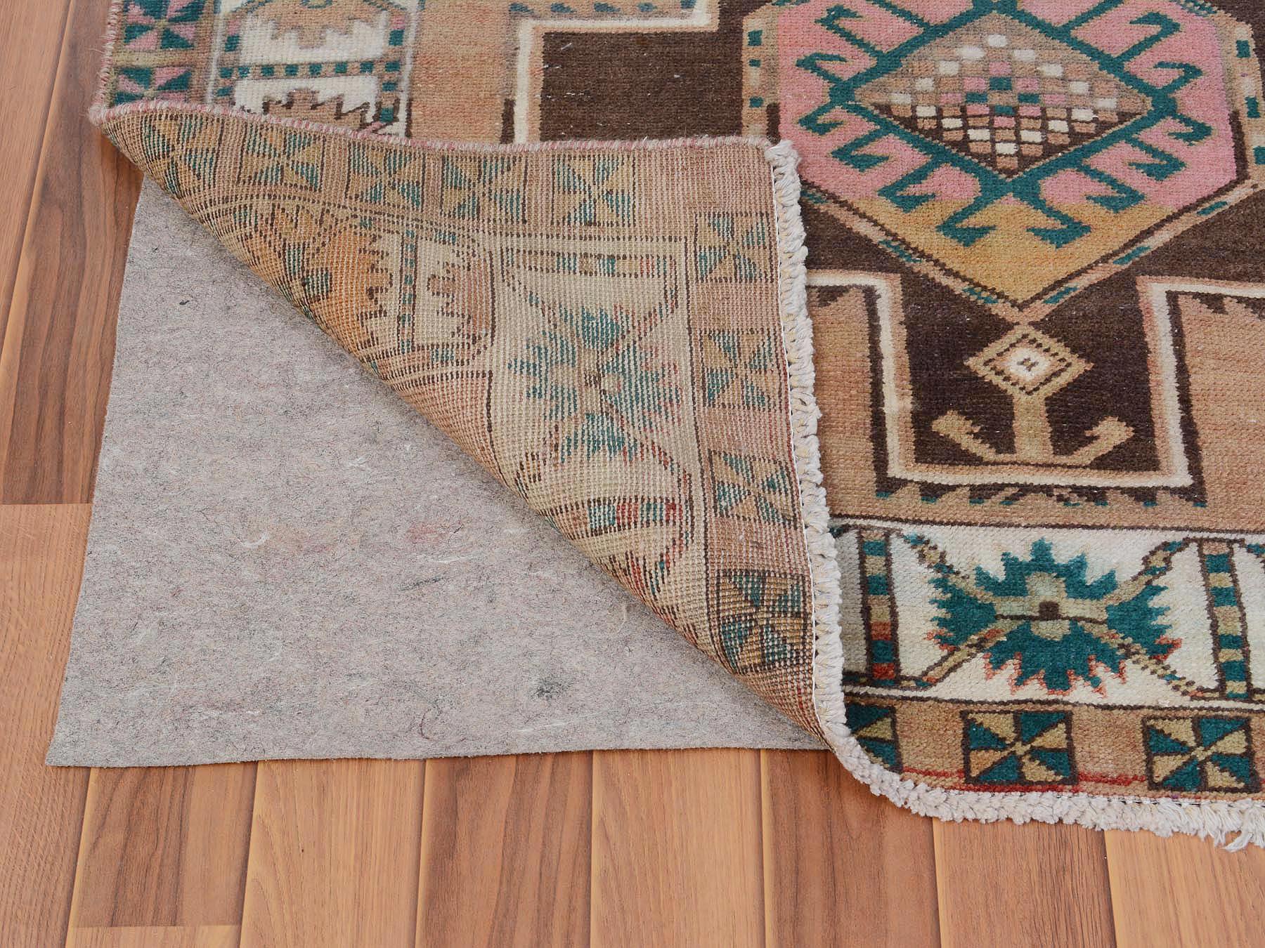 Colorida Alfombra Oriental Vintage y Gastada Persa Karabakh Hand Knotted Runner Medieval en venta