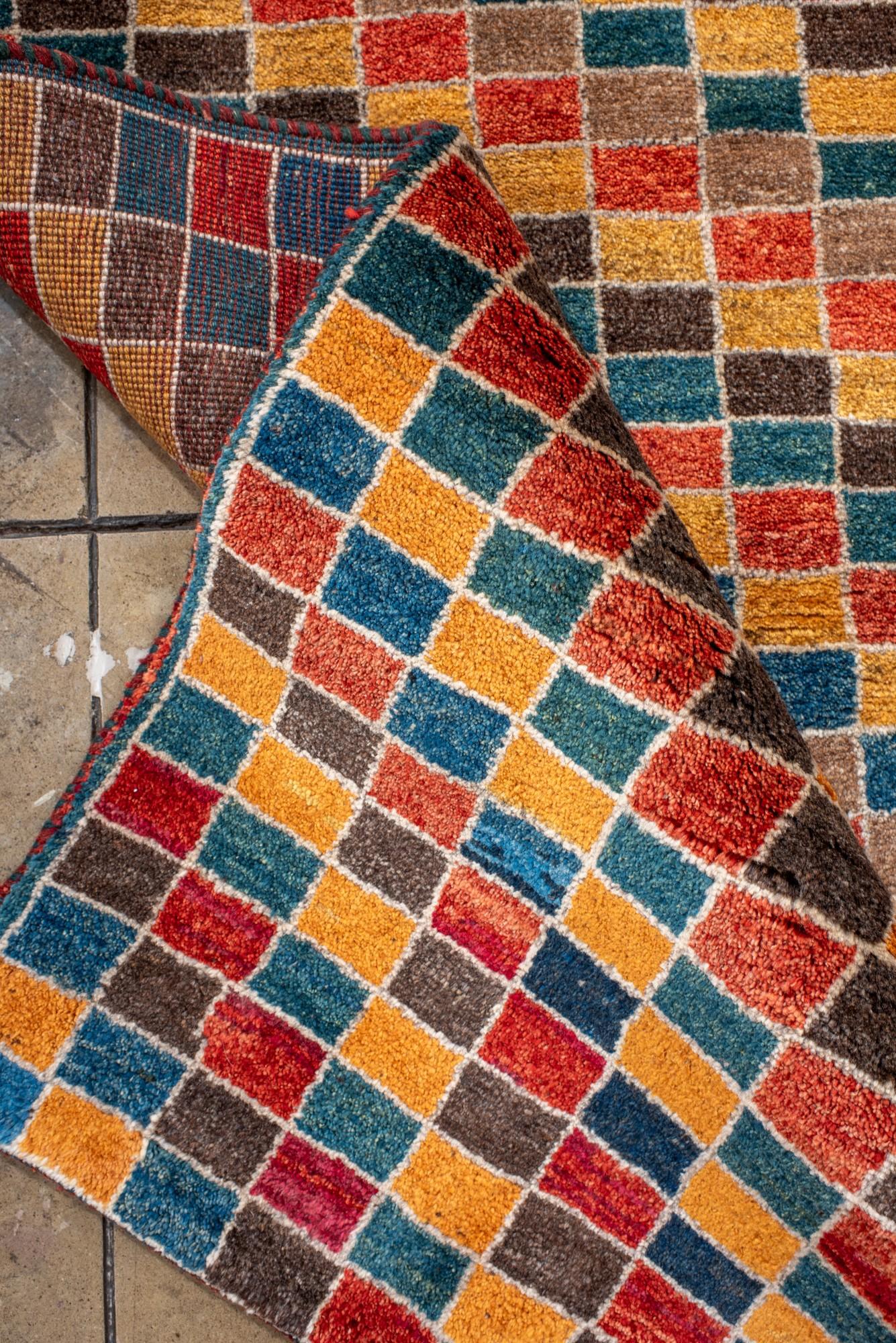 Bunter Vintage-Gabbeh-Teppich mit Mosaik-Gitter-Design im Angebot 1