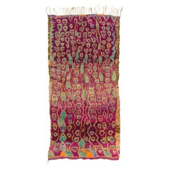 Colorida alfombra vintage marroquí Aït bou Ichaouen comisariada por Breuckelen Berber