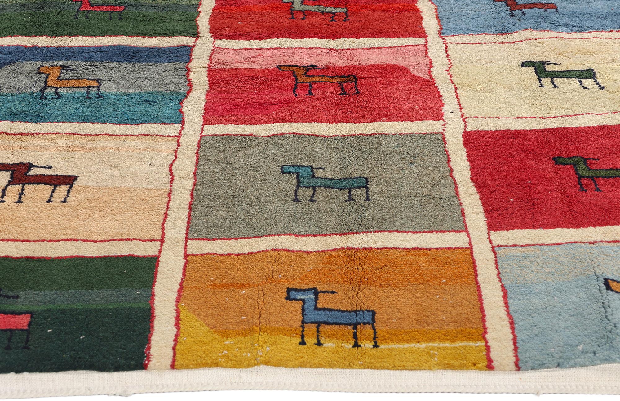 Colorful Vintage Persischer Gabbeh Karton-Teppich mit Tiermotiven aus Gabbeh (Handgeknüpft) im Angebot