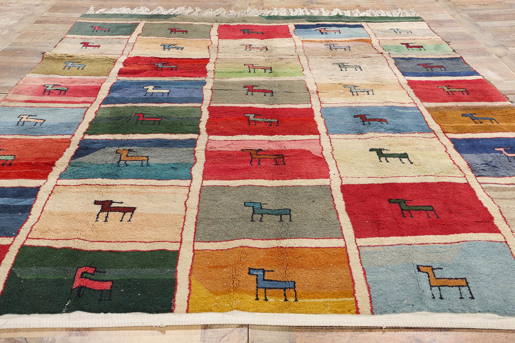 Colorful Vintage Persischer Gabbeh Karton-Teppich mit Tiermotiven aus Gabbeh im Angebot 1