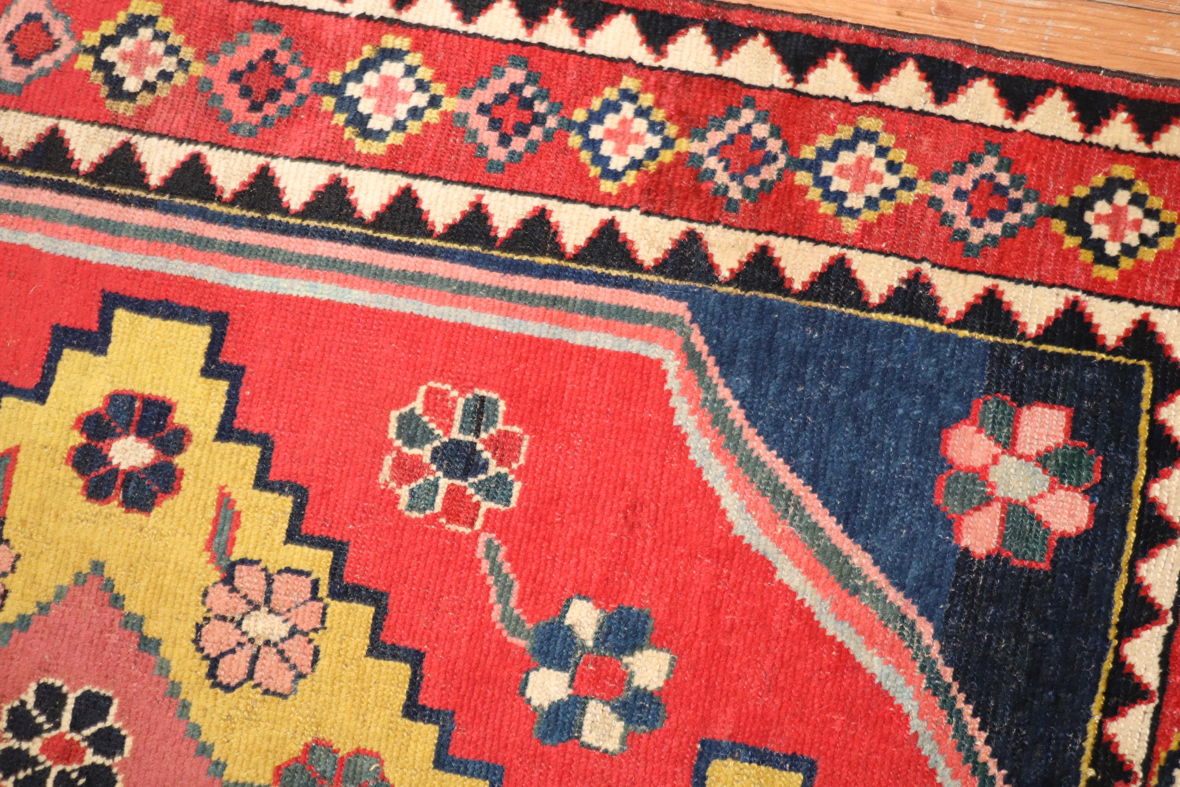Bunter quadratischer Gabbeh-Teppich im Vintage-Stil aus Persien (20. Jahrhundert) im Angebot