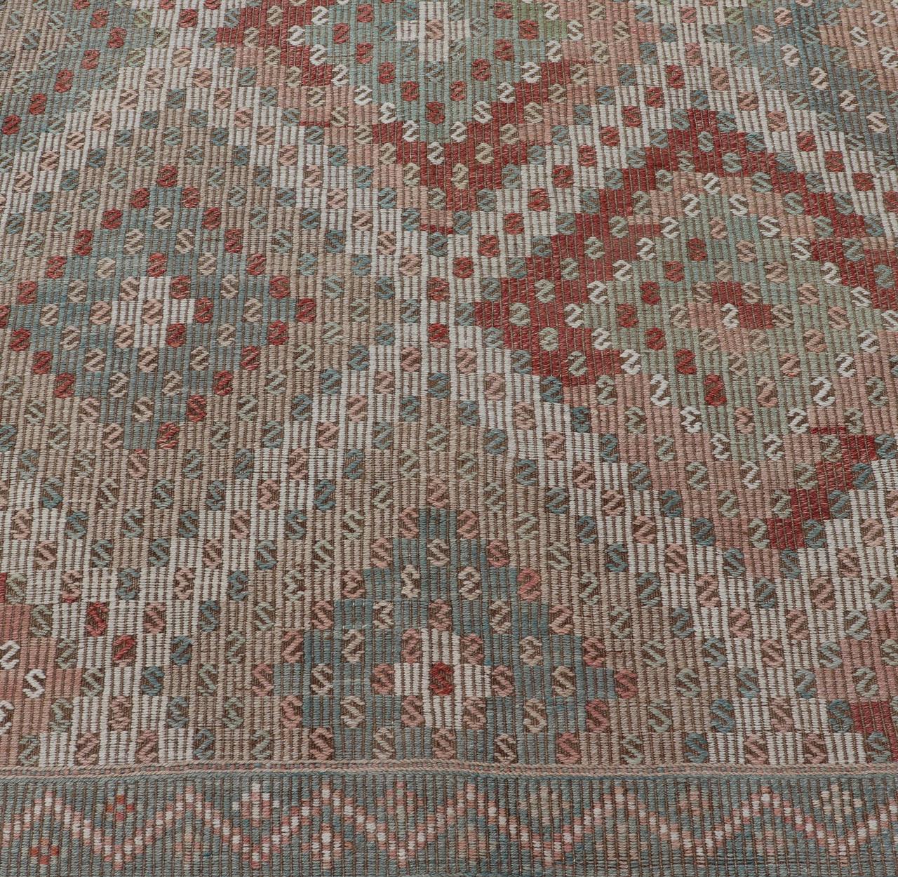 Buntes türkisches besticktes Flachgewebe in Diamant-Design, Vintage im Angebot 2