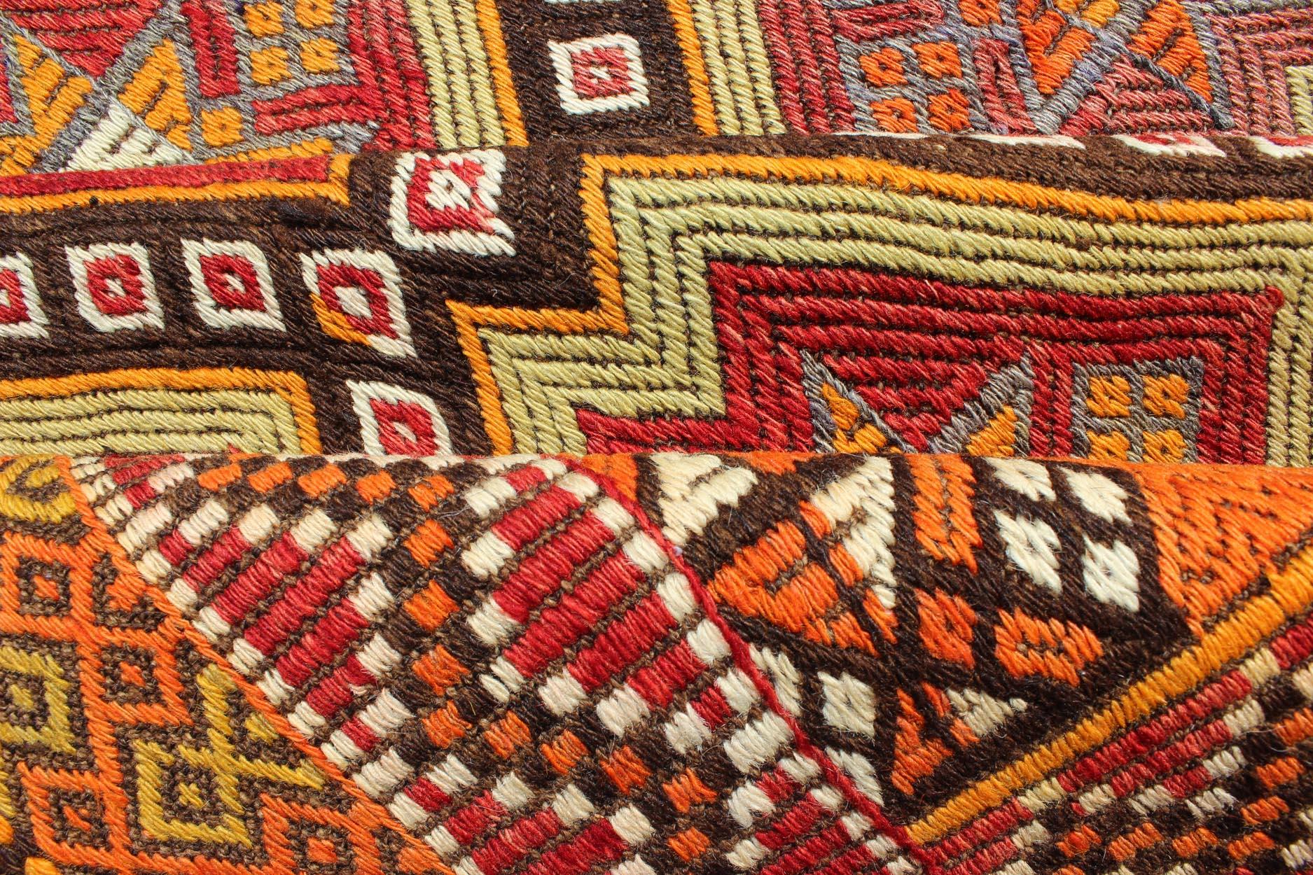 Colorful Vintage Turkish Embroidered Flat-Weave Kilim Rug for Modern Interiors For Sale 4