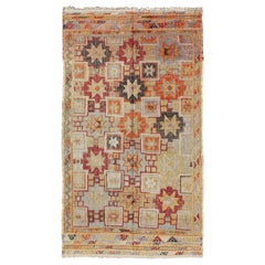Kilim turc vintage coloré à tissage plat, moderne et tribal, avec broderies
