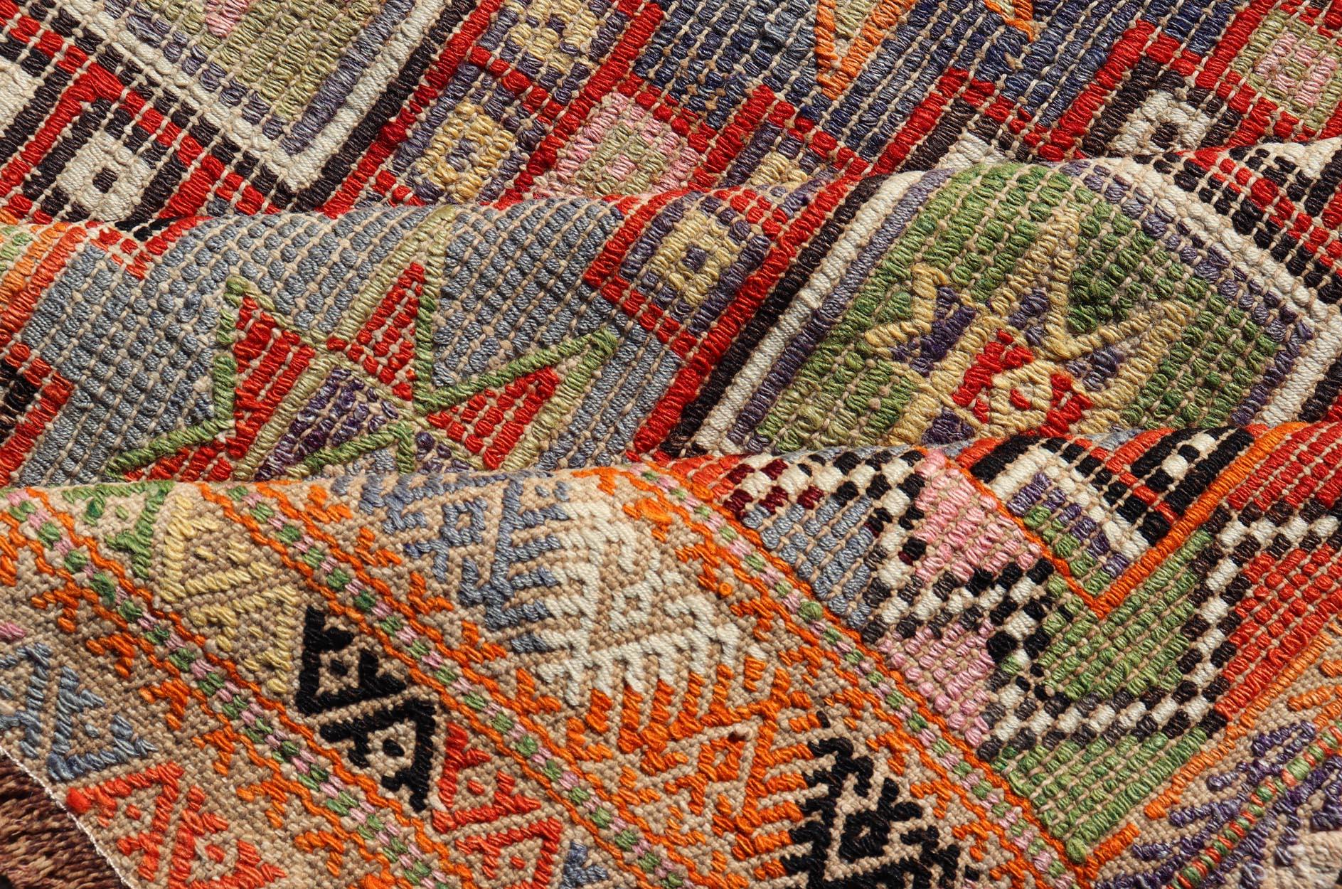 Bunt Türkischer Kelim im Vintage-Stil mit Sternmuster in Grau und Grün bestickt im Angebot 5