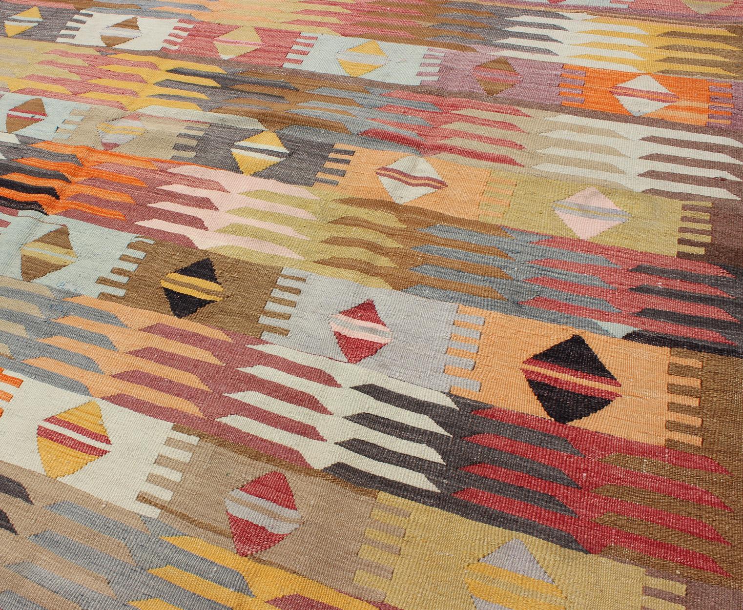 Wool Colorful Vintage Turkish Kilim with All-Over Latching Design & Geometric Shapes For Sale