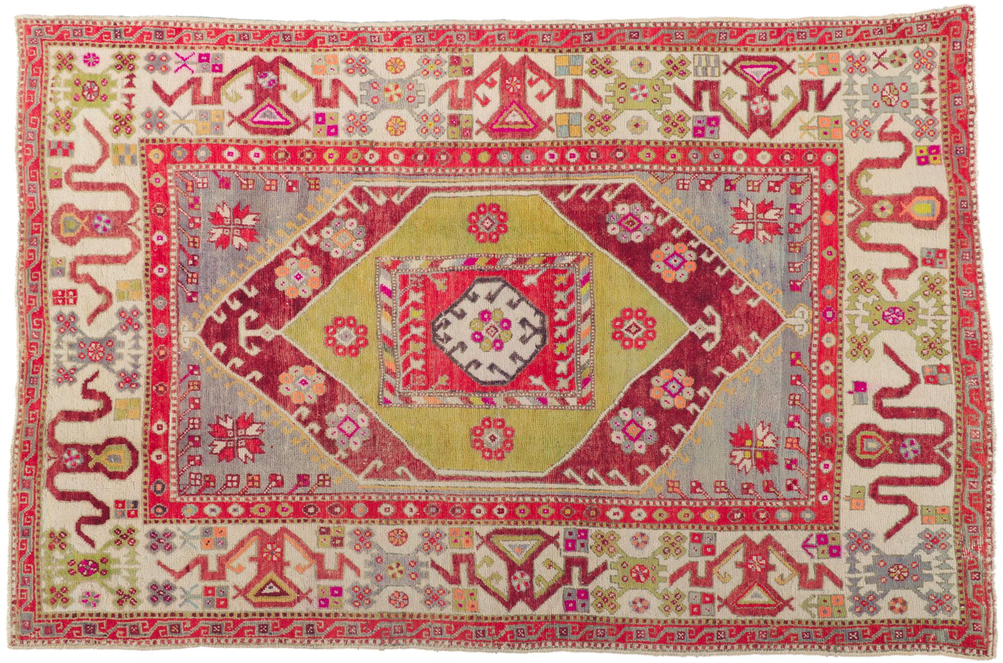 Bunter türkischer Oushak-Teppich im Vintage-Stil im Angebot 3