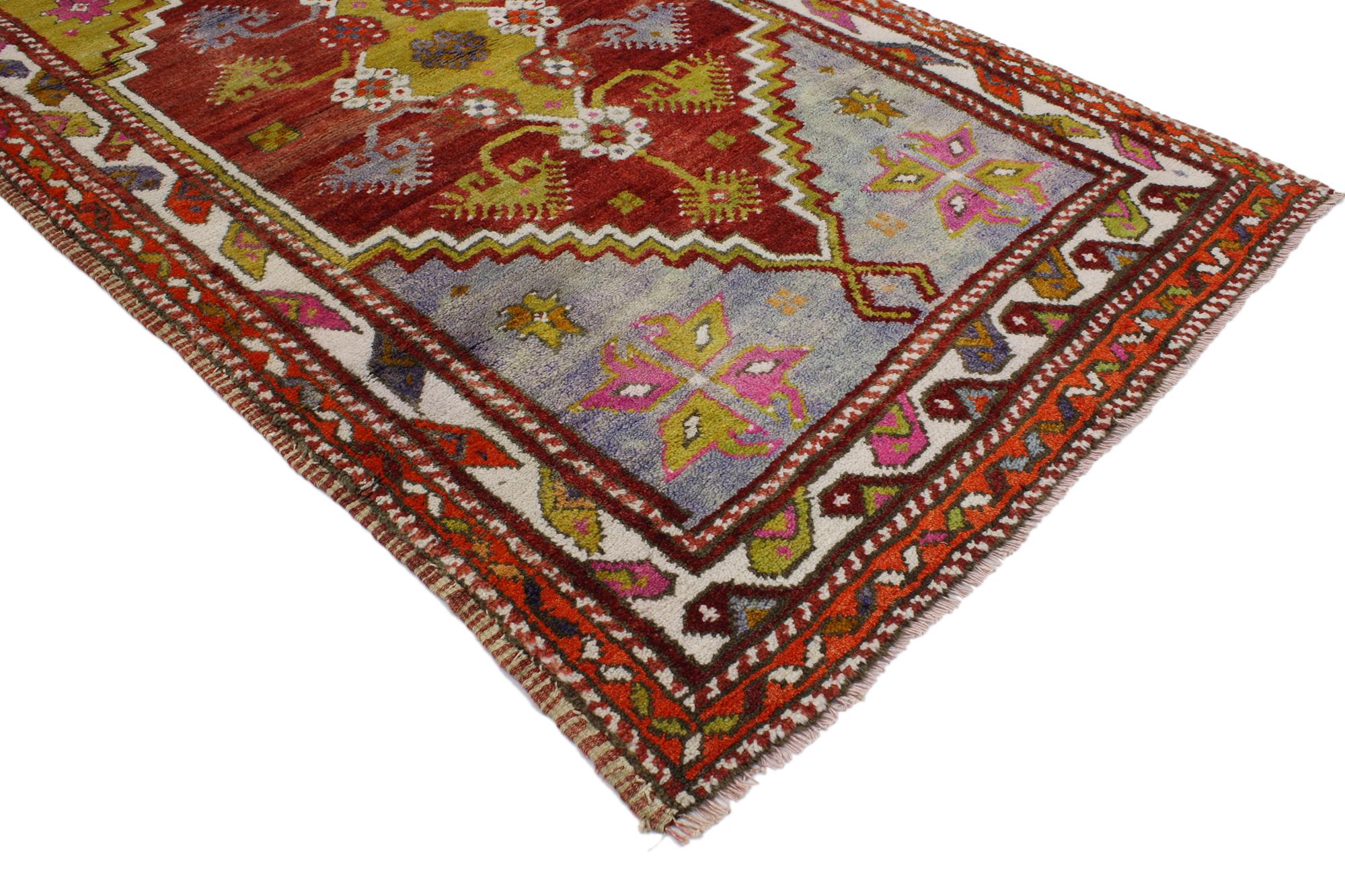 Bunter türkischer Oushak-Teppich im Vintage-Stil (Türkisch) im Angebot