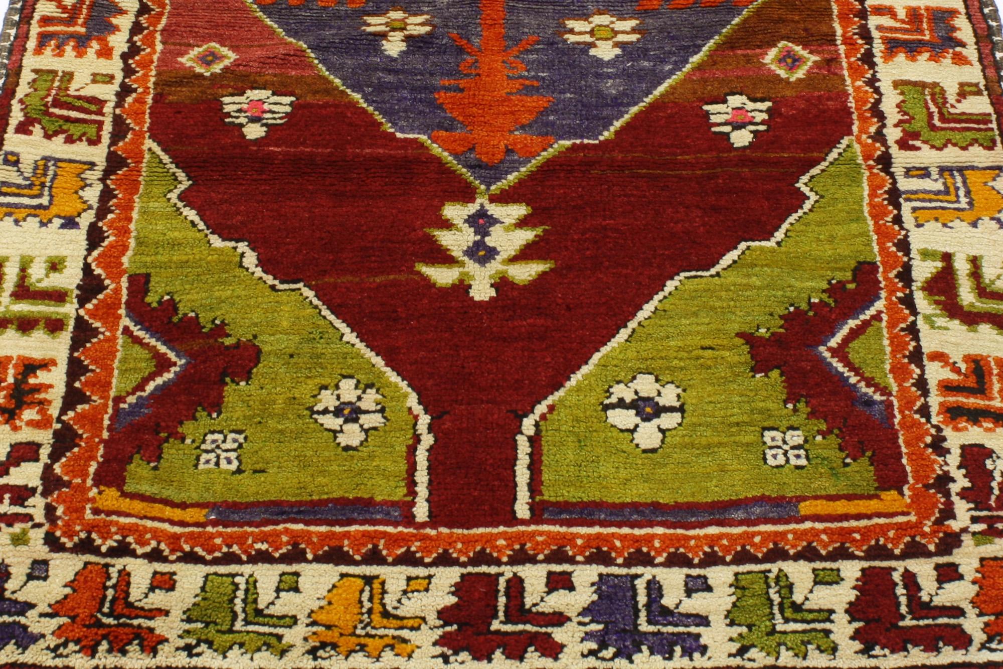 Colorful Vintage Turkish Oushak Rug In Good Condition For Sale In Dallas, TX