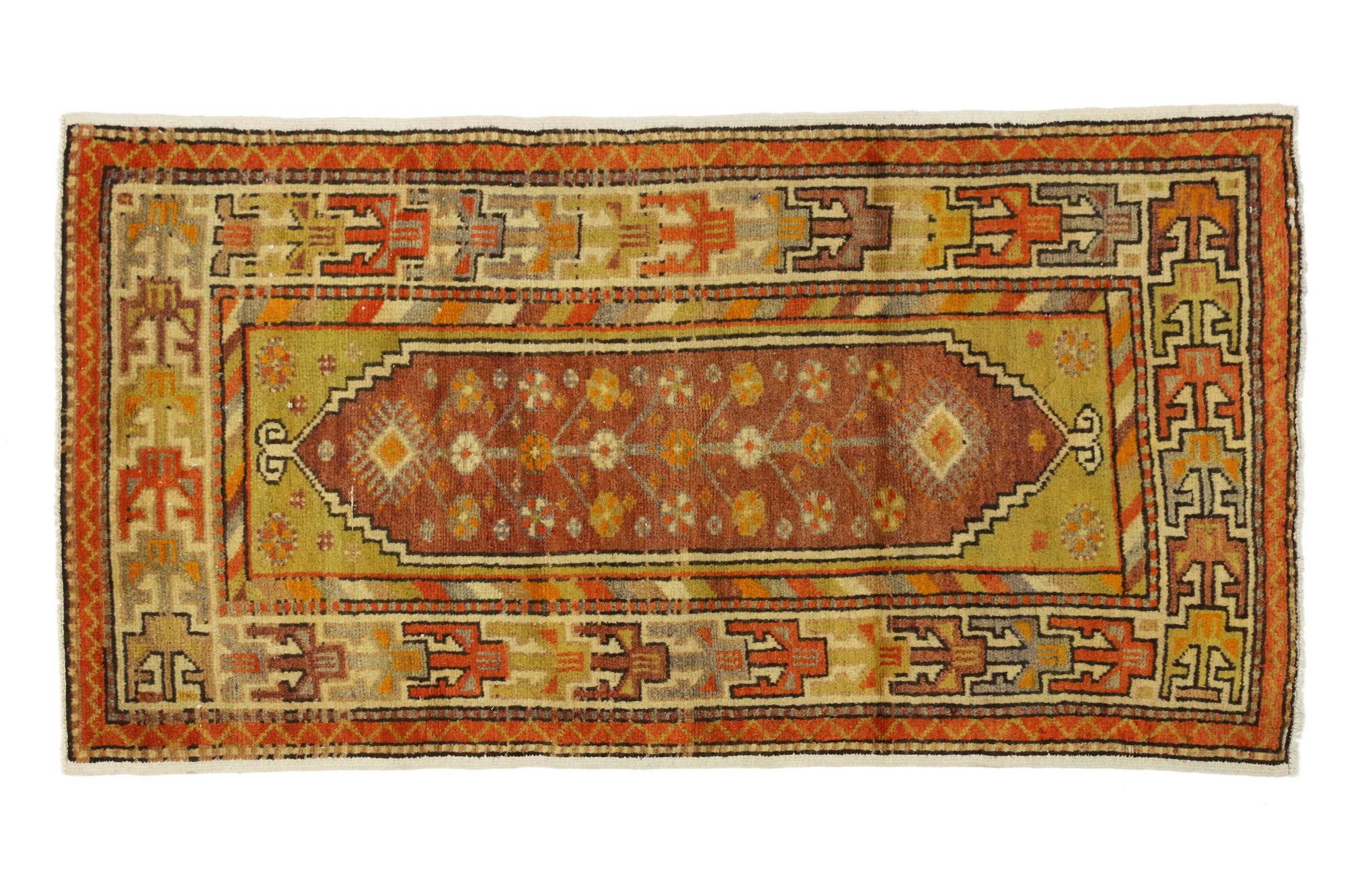 Bunter türkischer Oushak-Teppich im Vintage-Stil im Zustand „Gut“ im Angebot in Dallas, TX