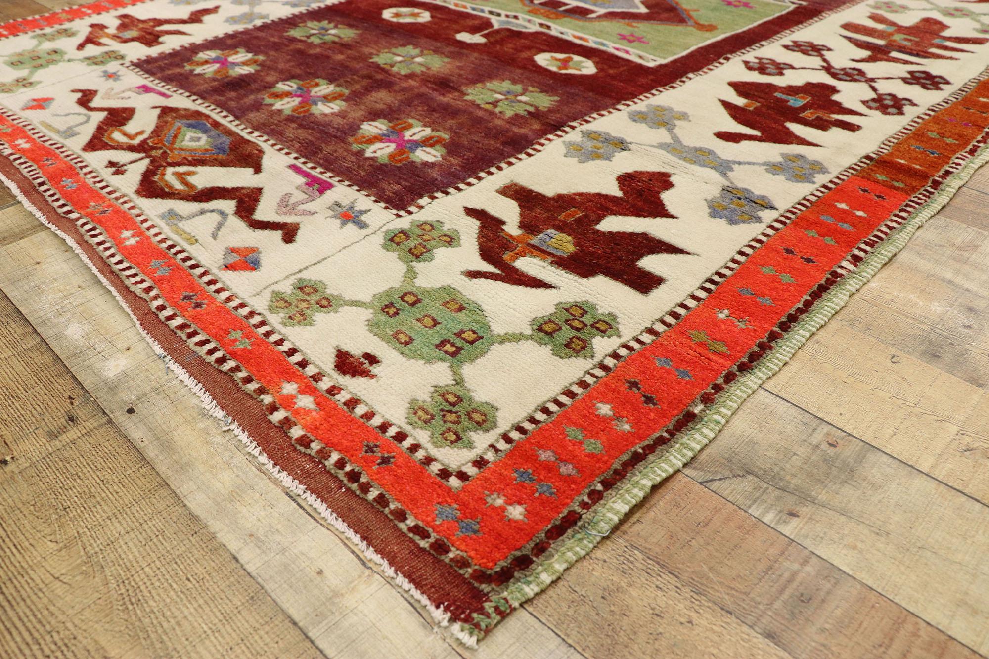 Bunter türkischer Oushak-Teppich im Vintage-Stil (20. Jahrhundert) im Angebot