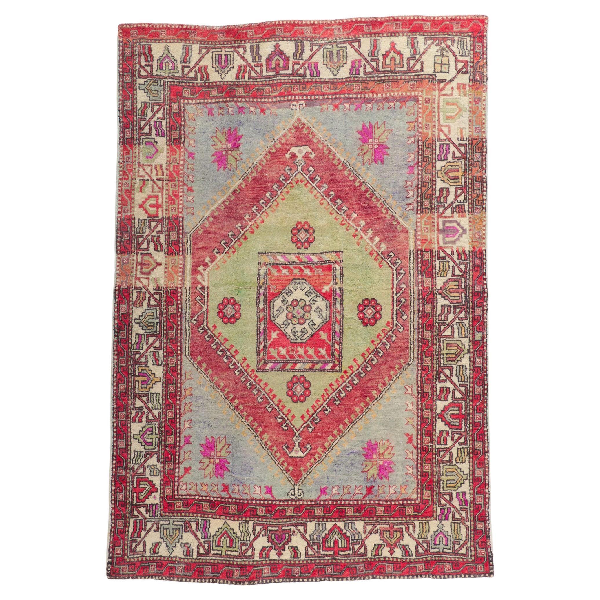 Tapis turc coloré vintage d'Oushak