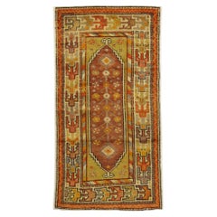 Tapis turc coloré vintage d'Oushak