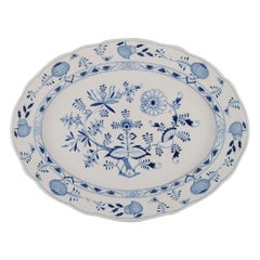 Colossal plat de service antique Meissen "Blue Onion" en porcelaine peinte à la main