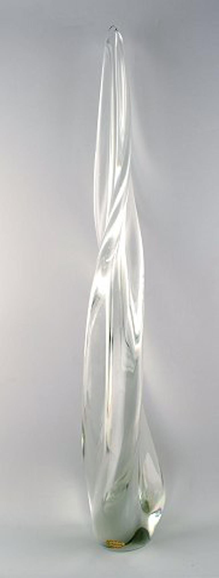 Colossal art glass sculpture in crystal by K. Jablonski, Poland, 1980s.
In very good condition.
Sticker.
Measures: 90 cm x 16 cm.