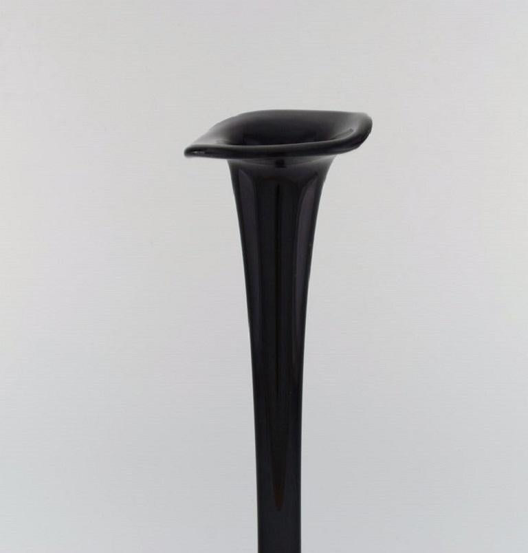Colossal Murano Floor Vase in Black Mouth-Blown Art Glass, Italian Design, 1980s For Sale 1