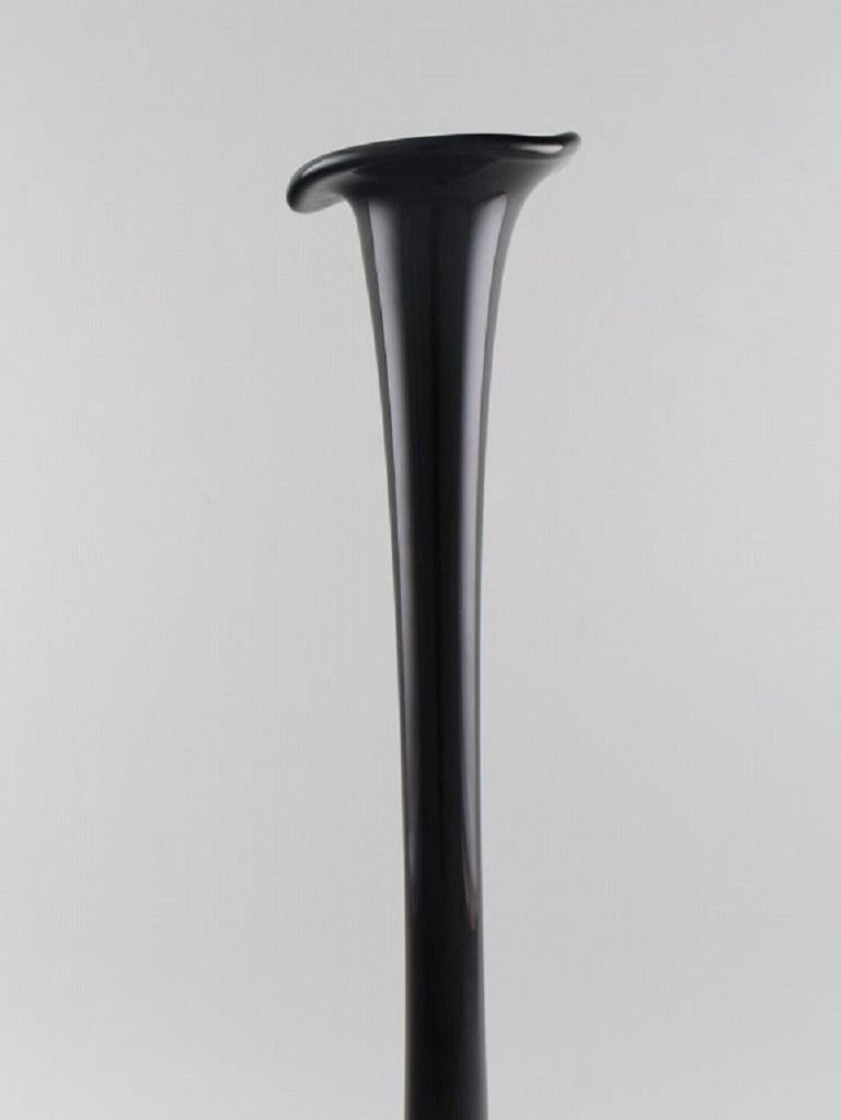 Colossal Murano Floor Vase in Black Mouth-Blown Art Glass, Italian Design, 1980s For Sale 2