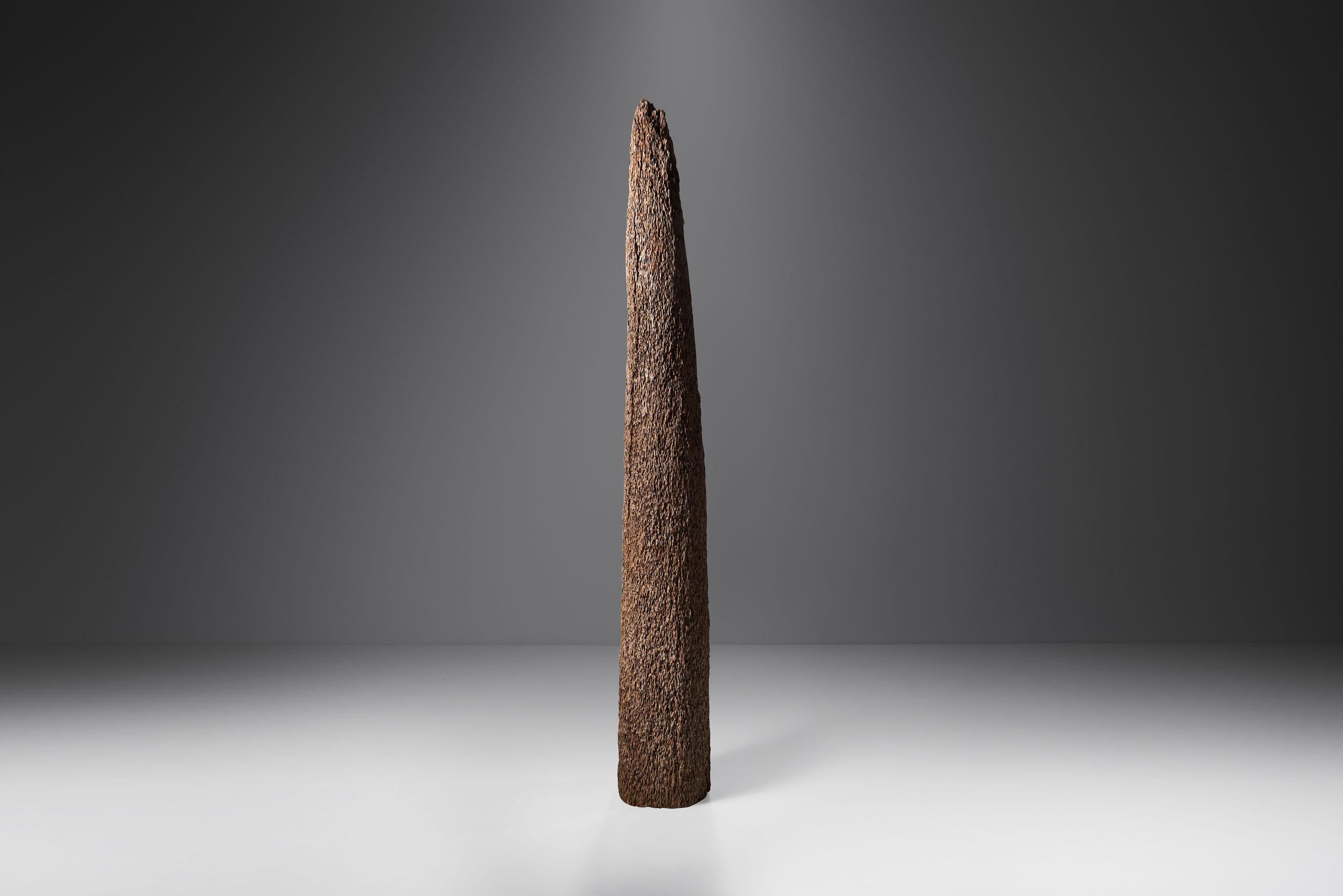 Africain Sculpture de tronc d'arbre colossal, Afrique, 20ème siècle en vente
