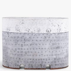 Colossal tub in earthenware by Anne Fløche