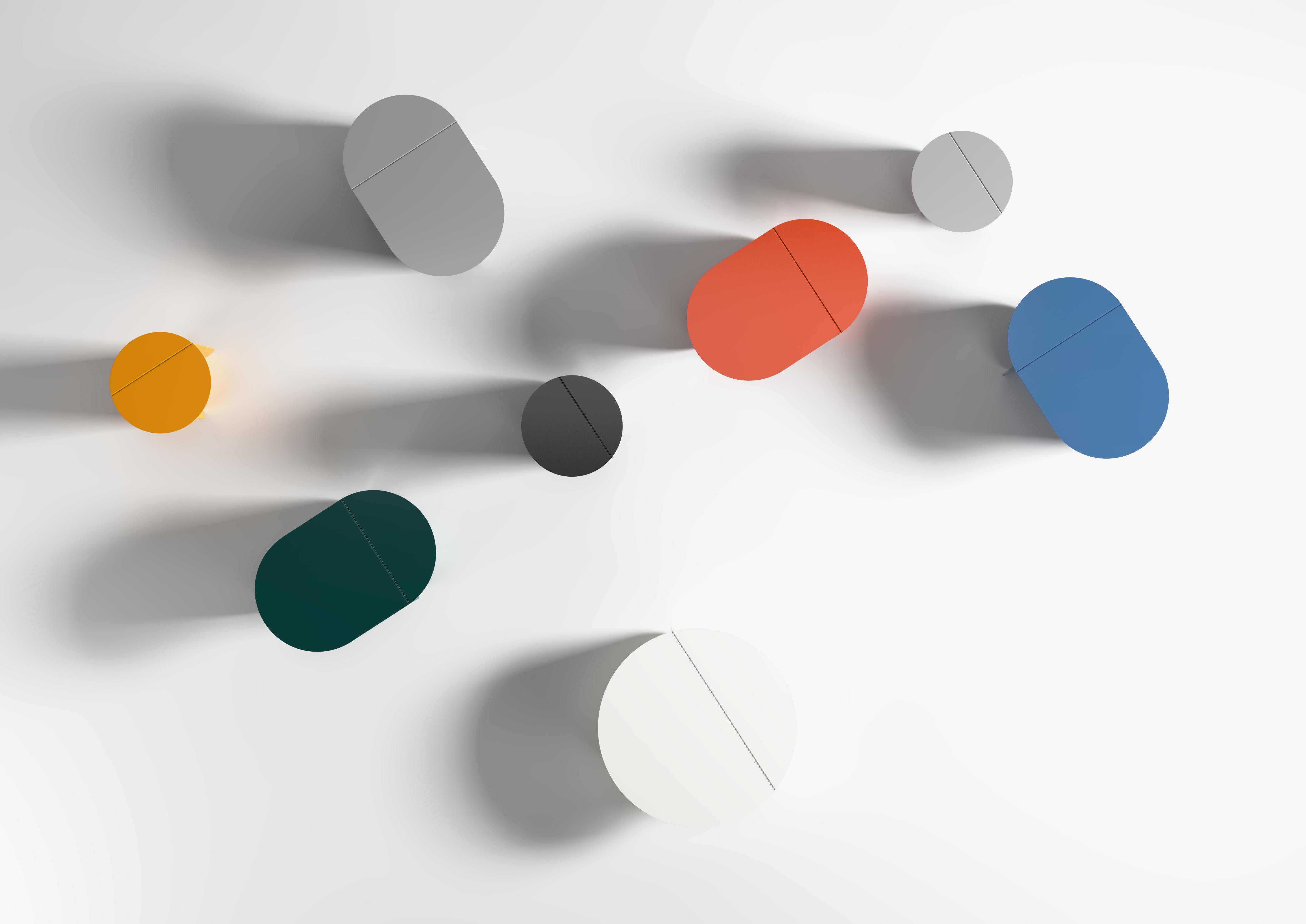 Farbgebung, ein moderner Couchtisch / Beistelltisch, Ral 1019 – Grau Beige, von Bas Vellekoop (21. Jahrhundert und zeitgenössisch) im Angebot