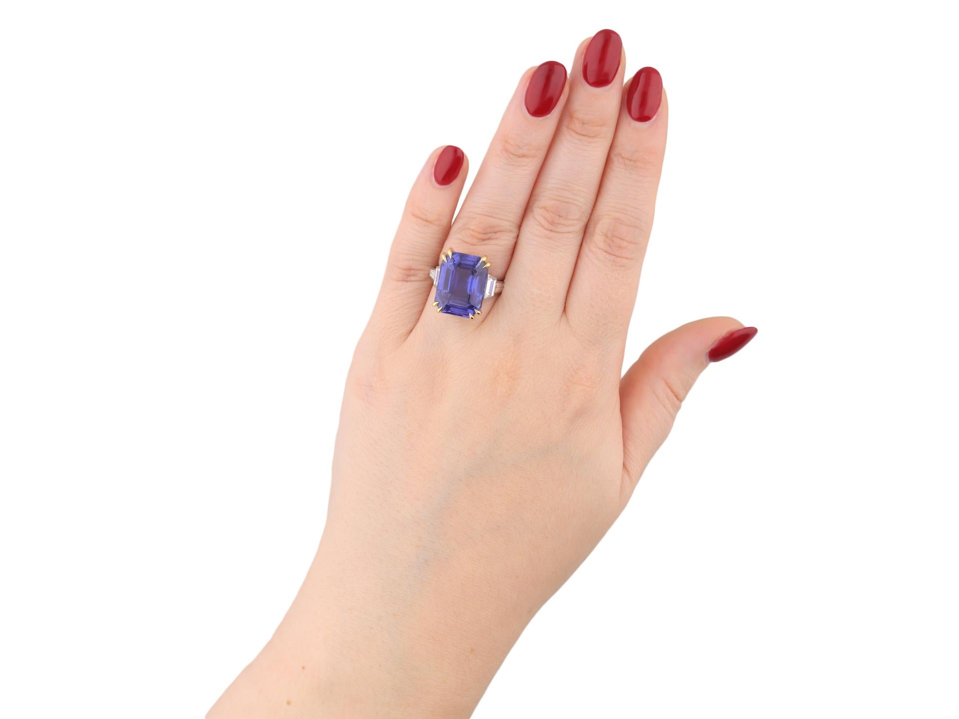 Bague en saphir de Ceylan et diamants à couleur changeante Bon état - En vente à London, GB