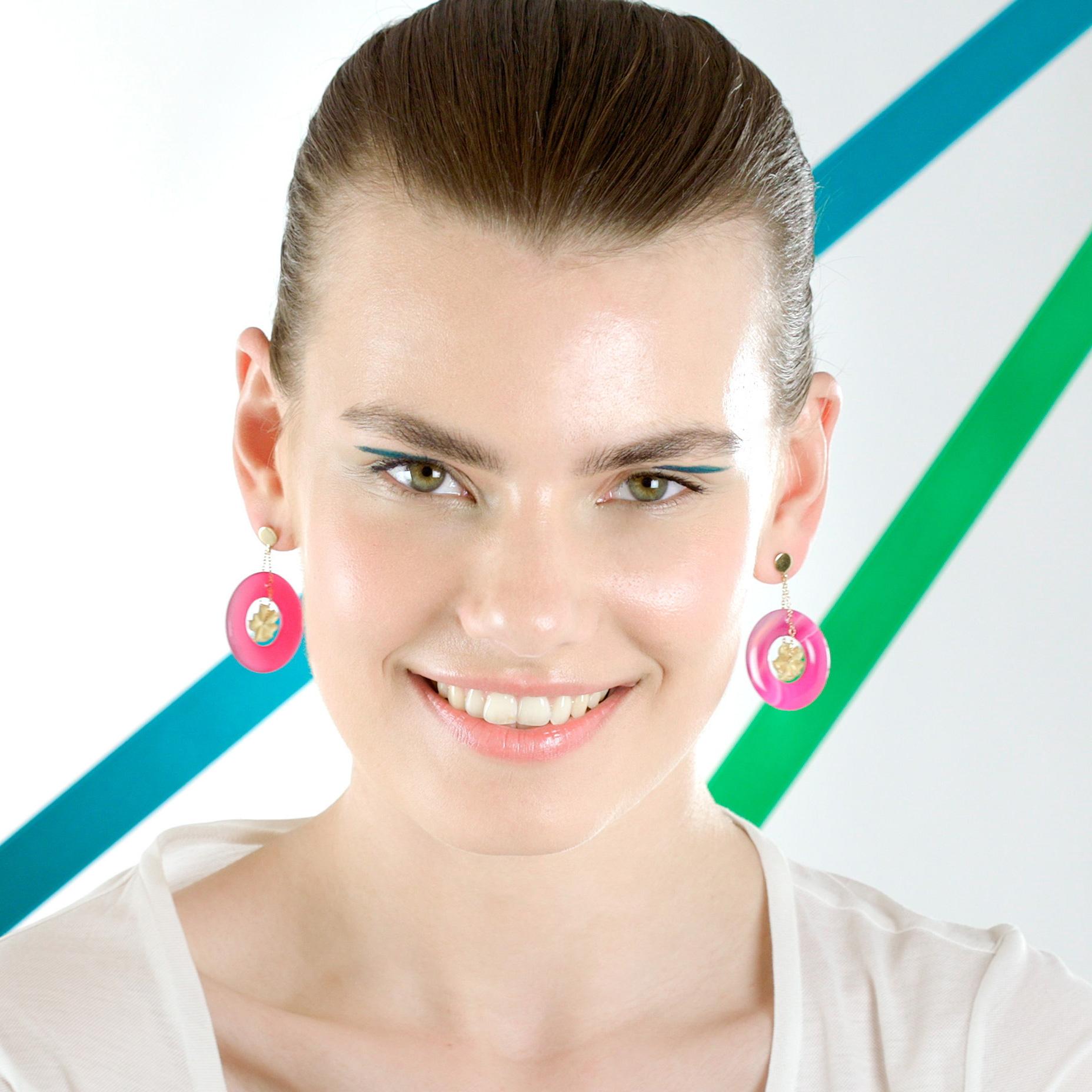 Cocktail-Spring-Ohrringe aus 18 Karat Gelbgold mit farbiger Achatblume von Intini Jewels im Angebot 6