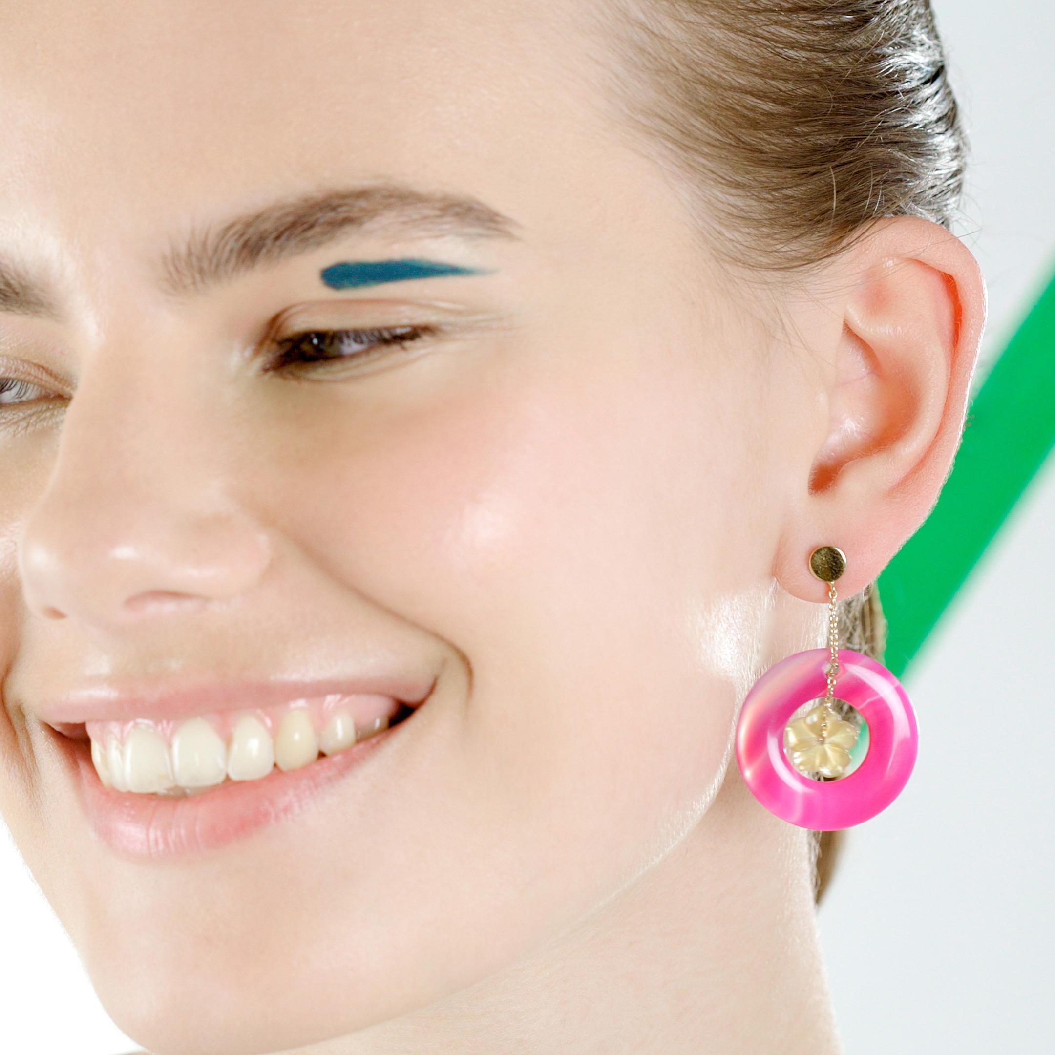 Cocktail-Spring-Ohrringe aus 18 Karat Gelbgold mit farbiger Achatblume von Intini Jewels im Angebot 10