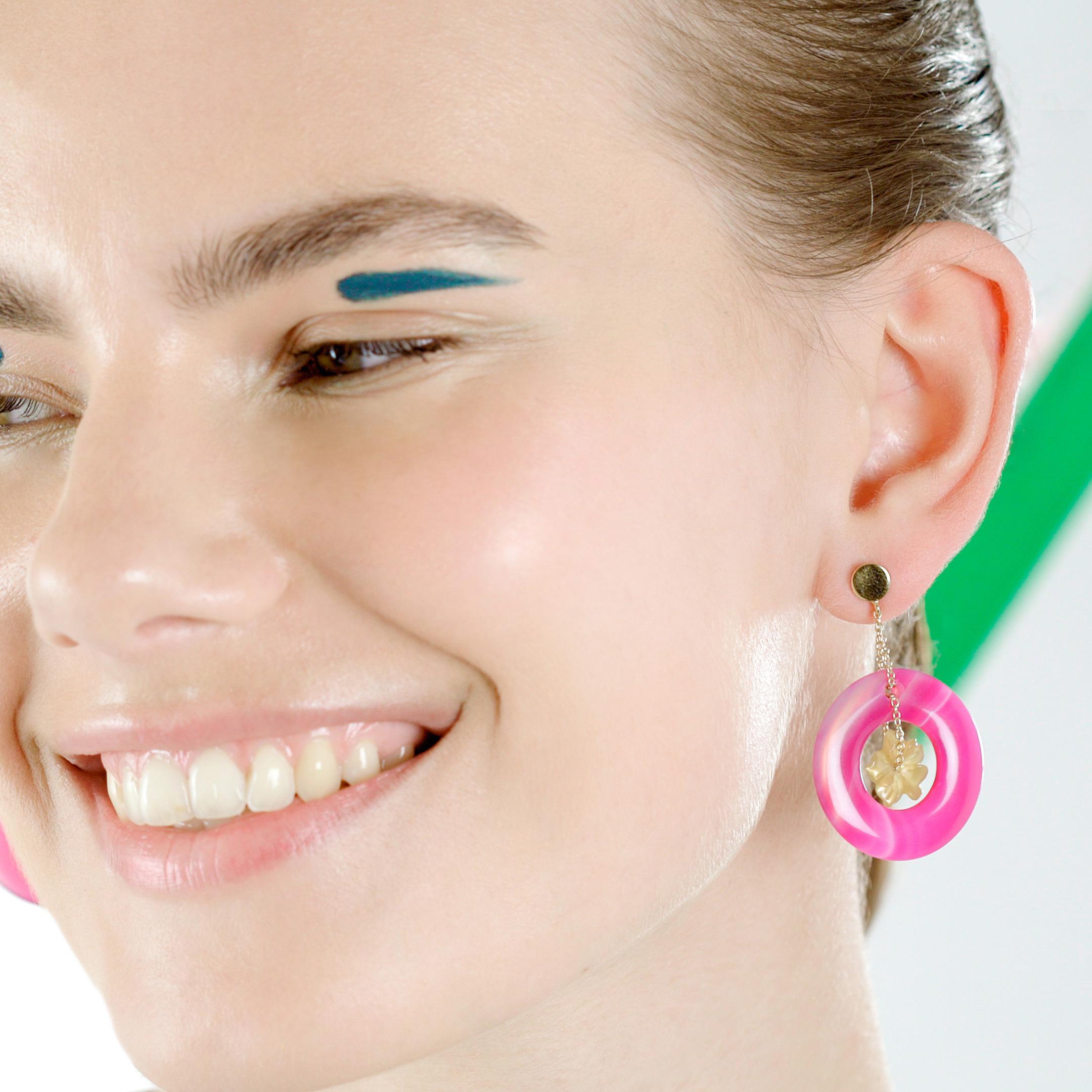 Cocktail-Spring-Ohrringe aus 18 Karat Gelbgold mit farbiger Achatblume von Intini Jewels im Angebot 14