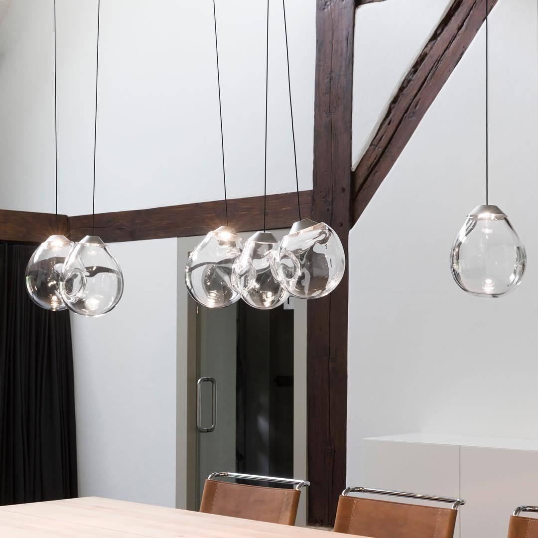 Double momentum blown glass pendants by Alex de Witte
Dimensions: 30- 40 cm
Materials: Mouth blown glass
Dimensions may vary.

With the Momentum Alex de Witte has found the prefect artistic defining moment while playing with the boundaries of glass