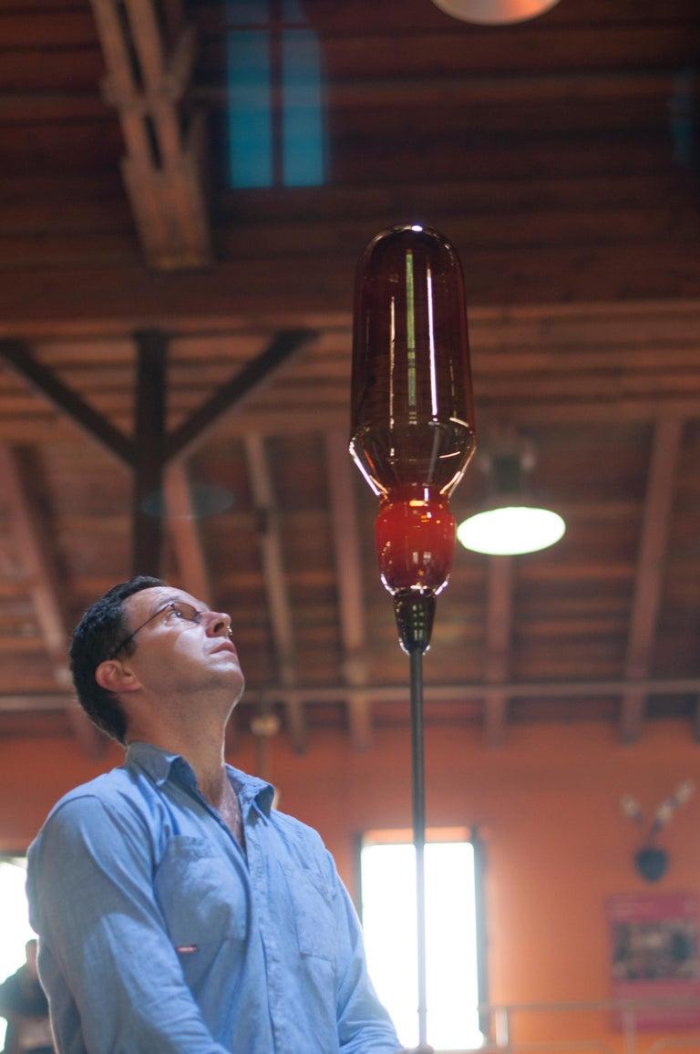 XXIe siècle et contemporain Lampe à suspension de couleur Limpid Light L Graphite en forme de volute, en verre soufflé à la main en vente
