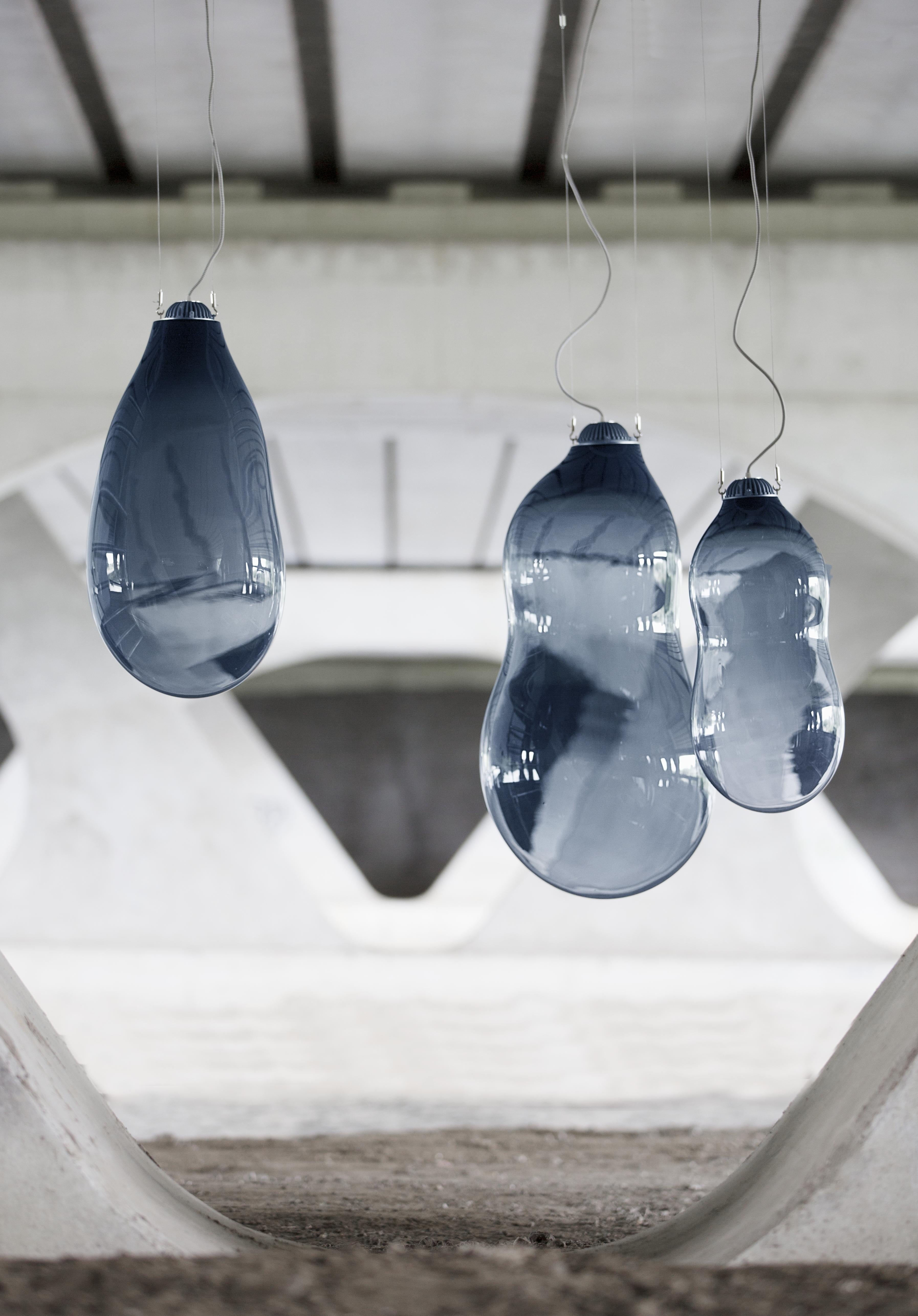 Lampe à suspension colorée petite et grande bulle d'Alex de Witte en vente 4