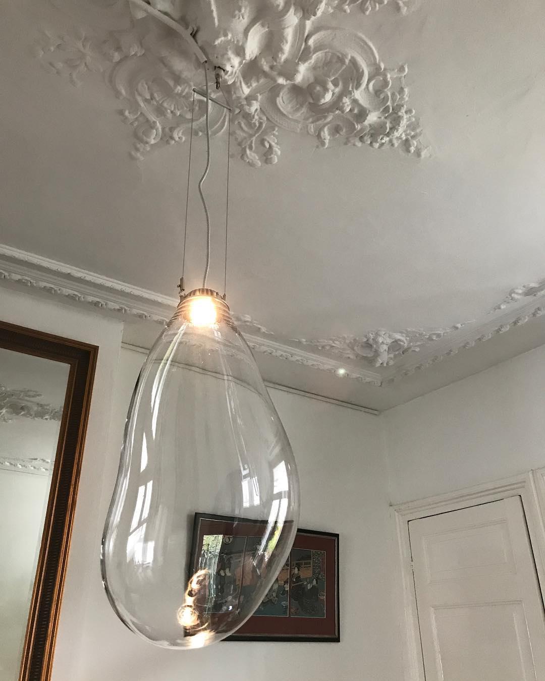 XXIe siècle et contemporain Lampe à suspension colorée petite et grande bulle d'Alex de Witte en vente