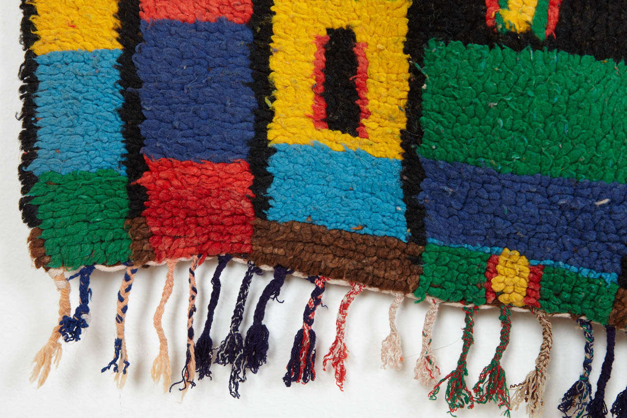 Farbenfroher marokkanischer Azilal Vintage-Berberteppich (Stammeskunst) im Angebot