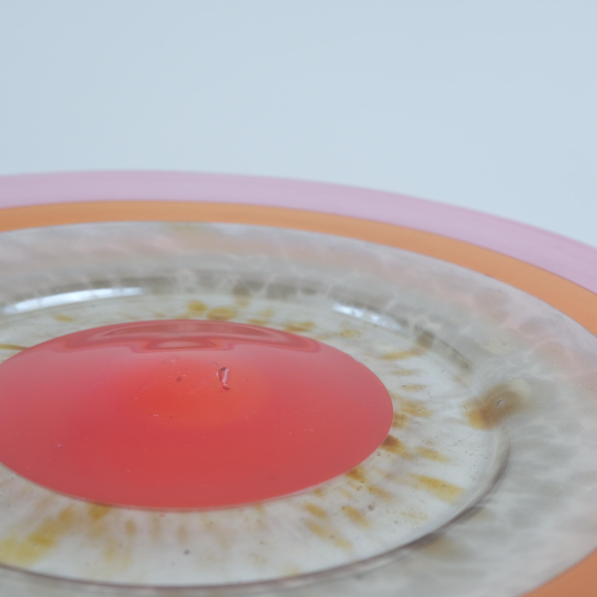Plato Anillo Kaj Franck Colorido con Rojo, Rosa y Ámbar, Nuutajärvi Años 60 mediados del siglo XX en venta