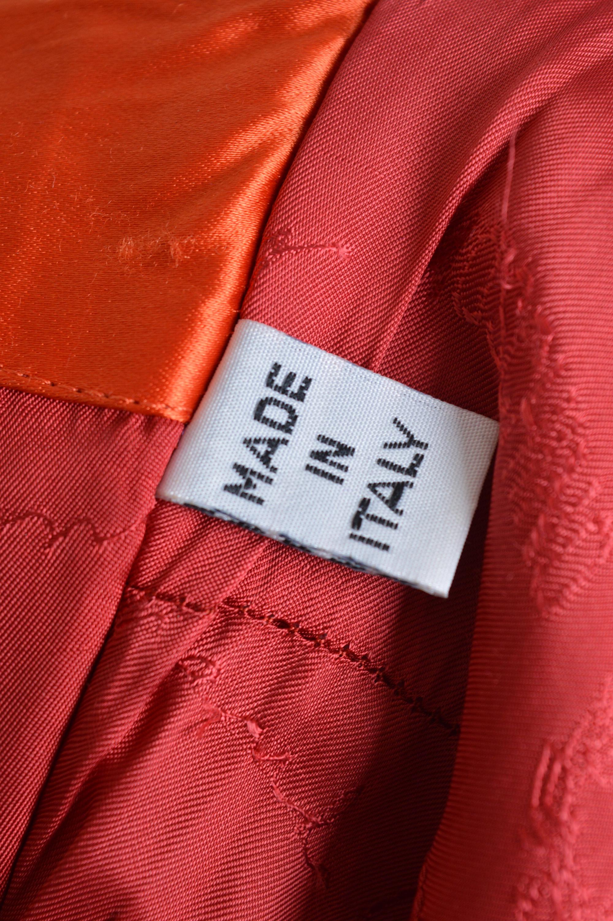 Bomber cropped in raso colorato 'LOVE IS IN THE AIR' anni '90 di Moschino in vendita 13