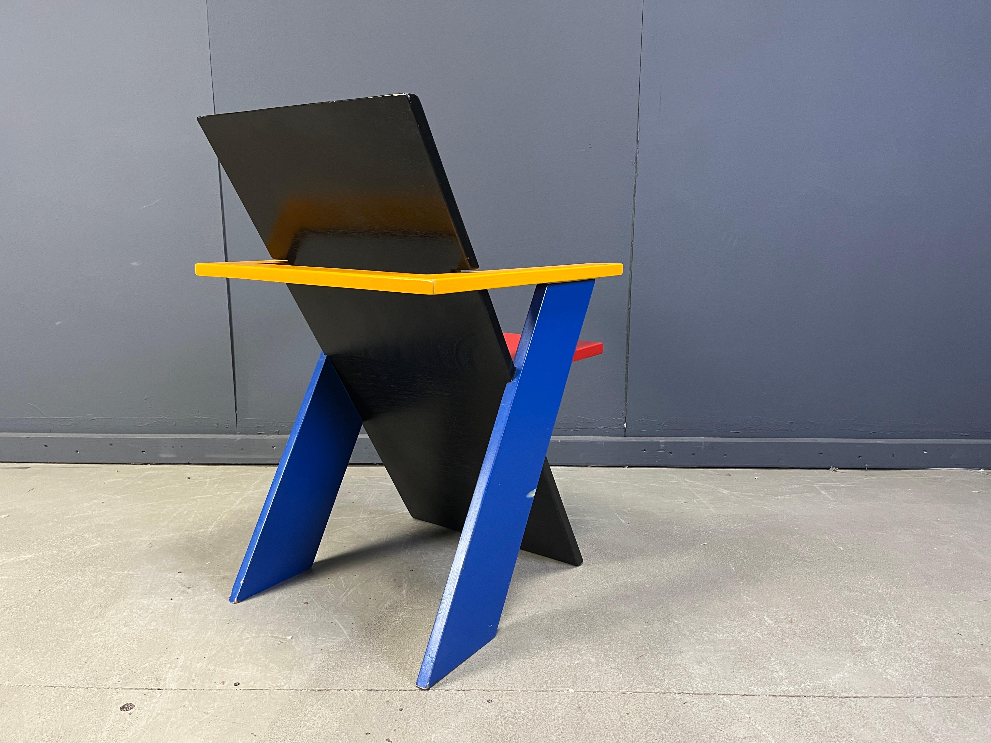 Belge Fauteuil postmoderne coloré, années 1980 en vente