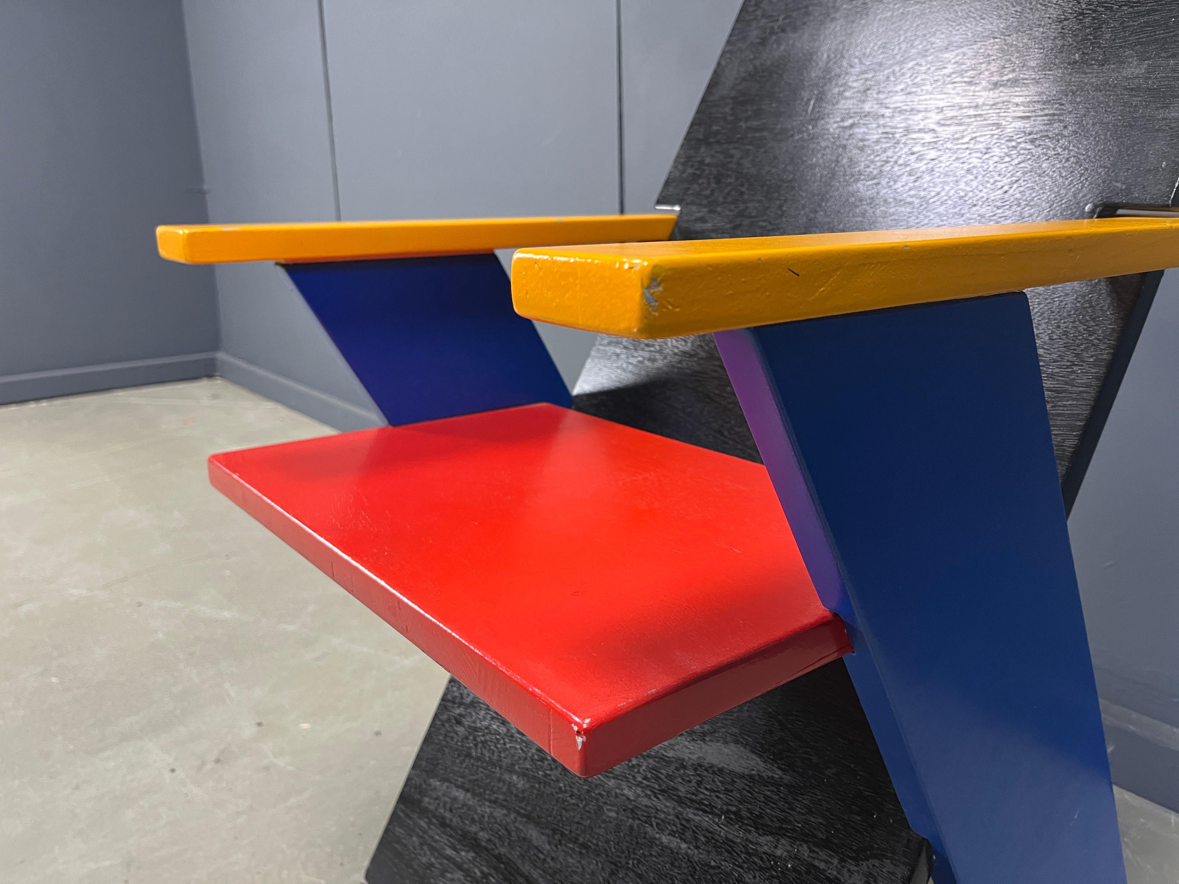 Fauteuil postmoderne coloré, années 1980 en vente 2